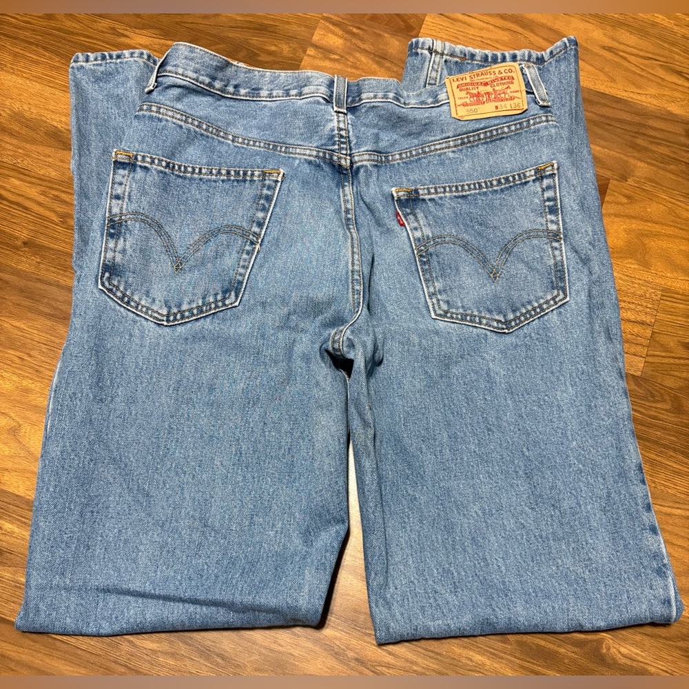 550 Levi's Men's Light Blue Relaxed Jeans W34 L36